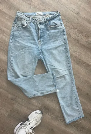 ZARA High-Rise Raw Hem Straight Leg Jeans thumbnail 1