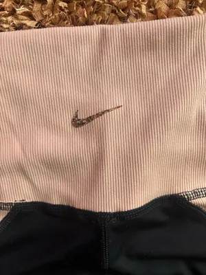 Nike Dri-Fit Leggings Women’s black with pink strips on the side thumbnail 3