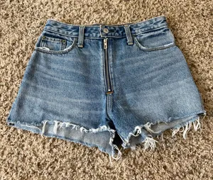 Abercrombie & Fitch Annie High Rise Festival Jean Shorts Size 0 / 25 Waist thumbnail 1