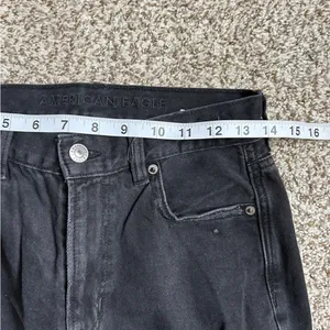 American Eagle Outfitters Black Distressed High Rise Mom Jeans Size 4 Denim thumbnail 6