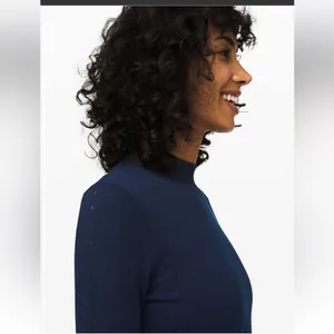 Lululemon Stand Steady Merino Wool‎ Mock Neck Sweater 6 Athleisure Classic thumbnail 3