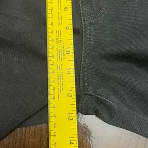 Old Navy Black O.G high-rise Ankle Cropped Jeans with Frayed Hem thumbnail 6