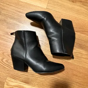 Lulu’s Black Pointed Toe Ankle Boots thumbnail 2