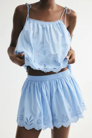 H&M Light Blue Eyelet Embroidery Pull on Skirt Skort Shorts Size L thumbnail 1