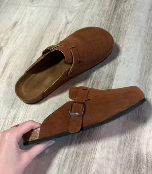 Outwoods Brown Clogs thumbnail 2