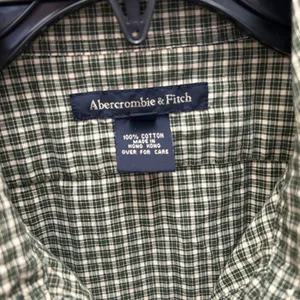 Vintage Abercrombie & Fitch Half Button Front Shirt thumbnail 4