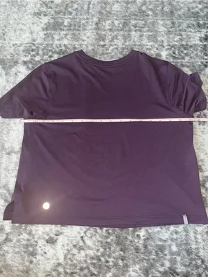Lululemon Ultralight Waist-Length T-Shirt thumbnail 4