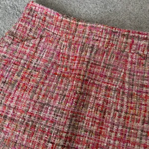 Chicwish SEQUINS TWEED BUD MINI SKIRT IN PINK Size Small NWOT thumbnail 4
