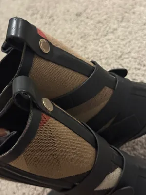 Burberry Boots thumbnail 3