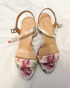 Naturalizer Multicolor Floral Bristol Heels in Size 6 thumbnail 1