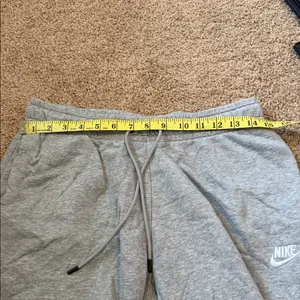Nike Heather Gray Joggers Size Medium Great thumbnail 9