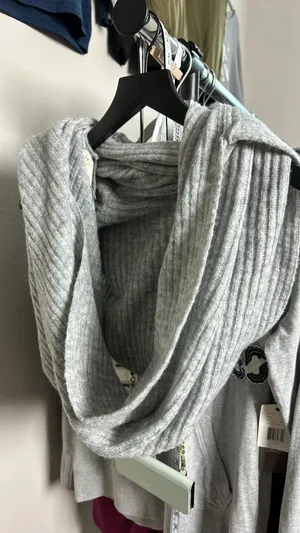 Hooded Eternity Scarf thumbnail 1