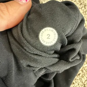 Lululemon Align High-Rise Short Women 2 Black Excellent 6" Inseam Nulu Yoga thumbnail 4