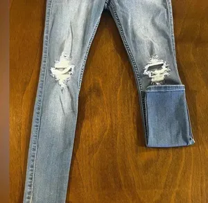 HOLLISTER ― 5 SHORT ― MID-RISE JEAN LEGGING Distressed Light Wash Jeans thumbnail 8