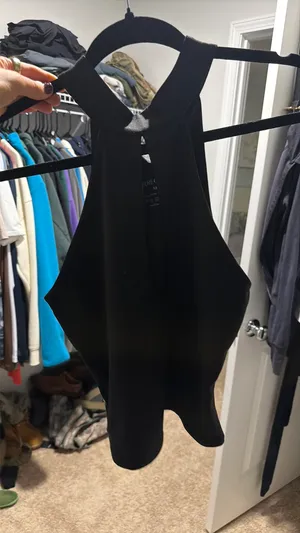 Amazon Black Keyhole Tank thumbnail 2