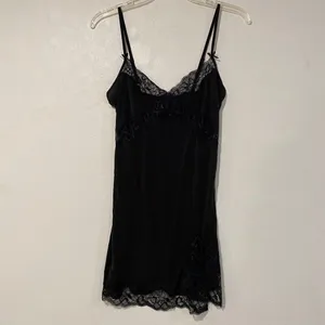 Victoria’s Secret Black Lace Cami Sleep Tank Chemise Size Small thumbnail 2