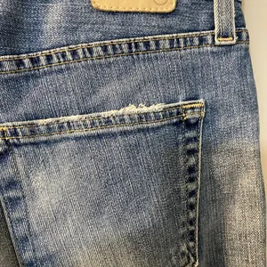AG The Ex Boyfriend Slim faded distressed cropped jeans 24R. Straight. Stetch thumbnail 9