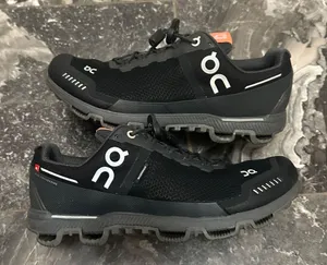 On Cloud Shoes thumbnail 1