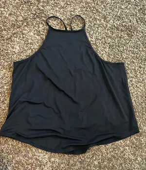 Black workout tank thumbnail 1