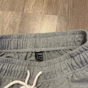 SHEIN Gray Drawstring Sweat Shorts  thumbnail 3
