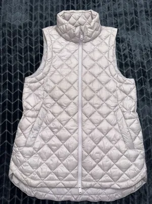 Athleta Women Light Pink Puffer Whisper Featherless Puffy Quilted Size Medium thumbnail 1