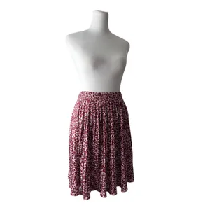 Ann Taylor Loft Maroon & White Floral Pleated Elastic Waist Knee Length Skirt thumbnail 5