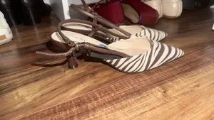 Tahari Heels thumbnail 2
