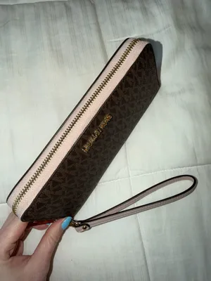 Michael Kors Wallet thumbnail 3