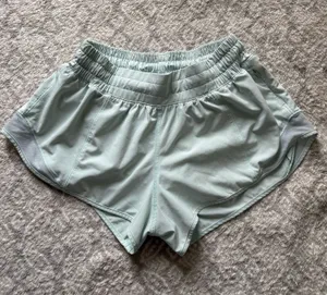 Lululemon Hotty Hot 2.5" Low-Rise thumbnail 1
