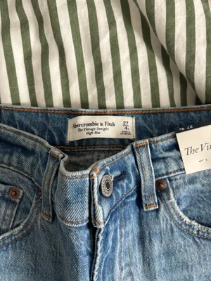 Abercrombie Vintage Straight Jeans High-Rise thumbnail 4