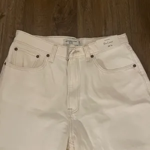 Abercrombie Women's White Jeans thumbnail 2
