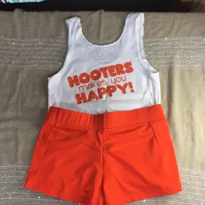 Bin 33 #92 Hooters Girl Worn Super Sexy Uniform Tank & Shorts From Fresno CA XS thumbnail 5