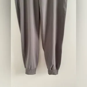Vuori Women’s Grey Daily Joggers Size XS thumbnail 6