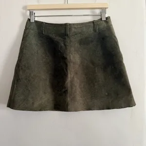 90s Vintage HUGO BUSCATI | Olive Green Suede Mini Skirt | 10 | Minimalist thumbnail 3