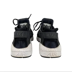 Nike Air Huarache Womens Black Sneakers Sz 8.5 thumbnail 5