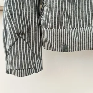 Lululemon Women Rest Less Pullover Ribbed, teal blue‎ / green Size 12 thumbnail 4