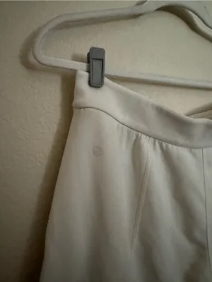 lululemon Softstreme High-Rise Wide-Leg Cropped Pant Sz L Light Ivory thumbnail 9