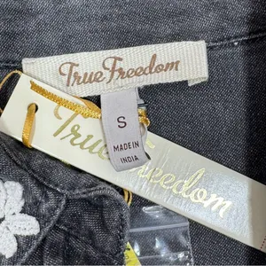 True Freedom Lace Trim Raw Edge Denim Button Up Shirt‎ Gray Black Small thumbnail 9