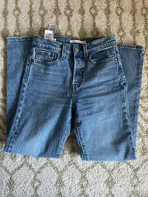Levi’s Wedgie Straight Jeans thumbnail 2
