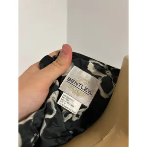 Bentley Vintage Floral Short Sleeve Side Tie Sheath Dress Green Black White 12 thumbnail 4