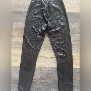 SKIMS‎ Signature Logo Foil Print Mesh Leggings black small thumbnail 3