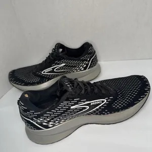 Brooks Levitate 5 Women’s 9 B Black Running Shoes 1203571B090 Heel Damage thumbnail 2