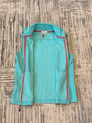 Vineyard Vines women's small green fleece vest Retails $80 thumbnail 3