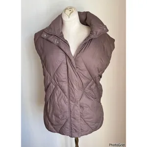 Abercrombie Oversized Quilted Puffer Vest XXS runs large thumbnail 2