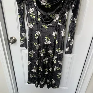 Anthropologie Hutch black velvet floral midi dress‎ small spring wedding guest thumbnail 4