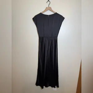 Madewell Wide V-Neck Satin Midi‎ Dress thumbnail 6