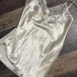 Vintage Soft moments new‎ york Cream lace slip dress with adjustable straps thumbnail 1