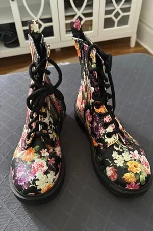 Floral Combat Boots Women’s 8.5 thumbnail 1