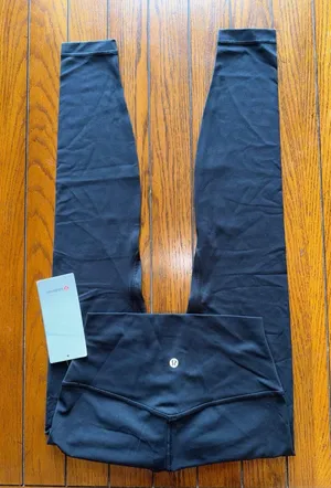 Lululemon Align High Rise 28” Black Size 6 NWT thumbnail 1