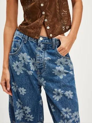 NWT Free People We The Free Good Luck Printed Barrel Jeans - laser Daisy - 33 thumbnail 4